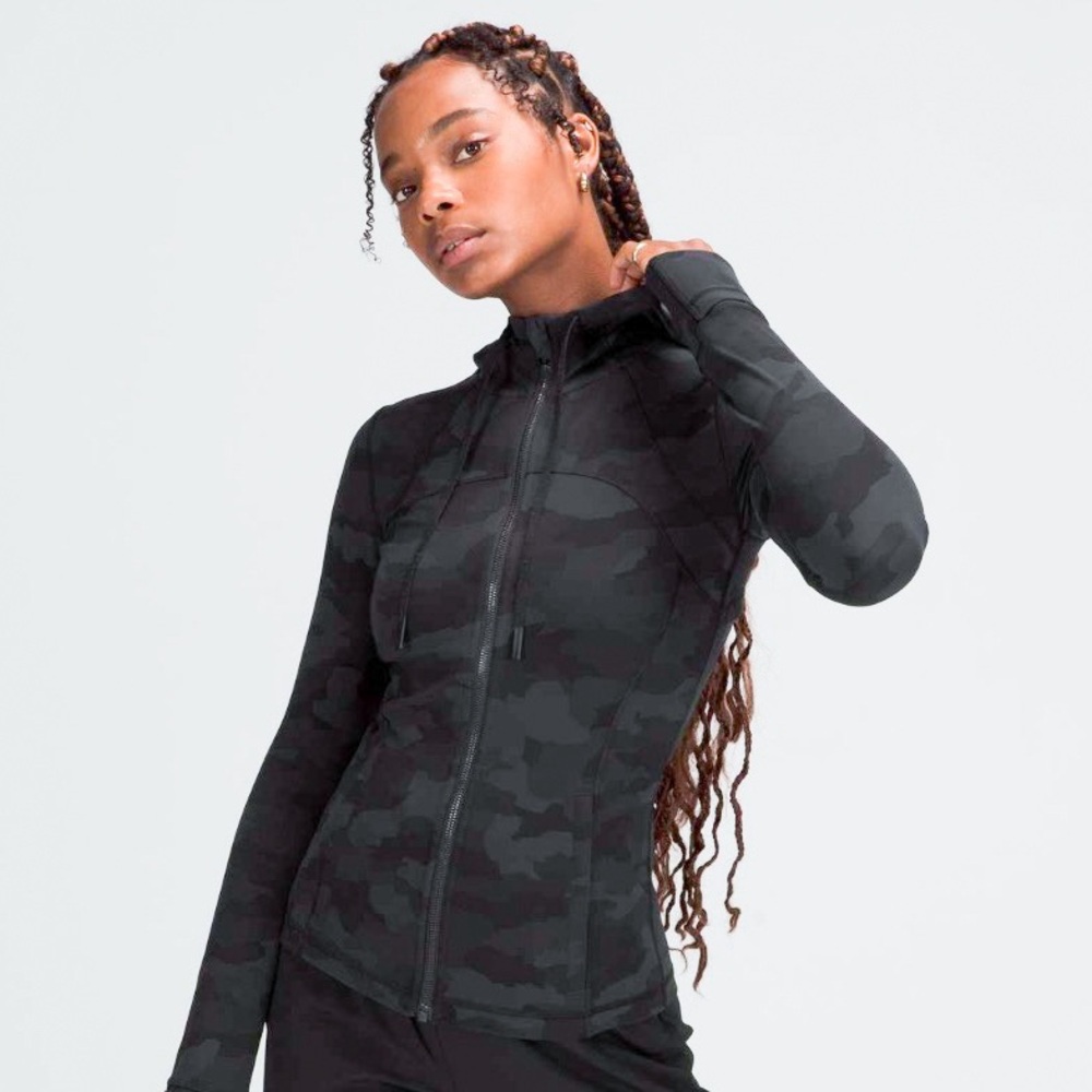 Lululemon Hooded Define Jacket in Nulu fabric *size 4*